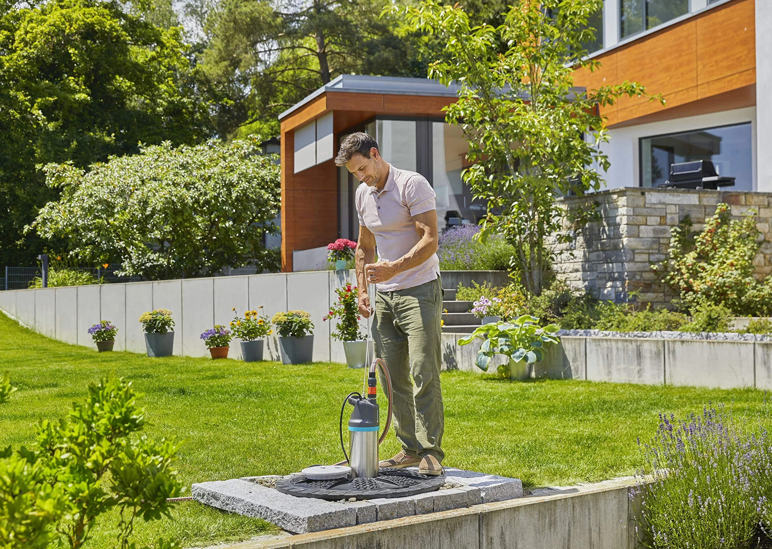 Gardena Tauch-Druckpumpe 6100/5 inox automatic: Automatische Tauchdruckpumpe mit 6100 l/h Fördermenge, mit Schmutzfilter, geräuscharmer Betrieb, integrierte Trockenlaufsicherung (1773-20)