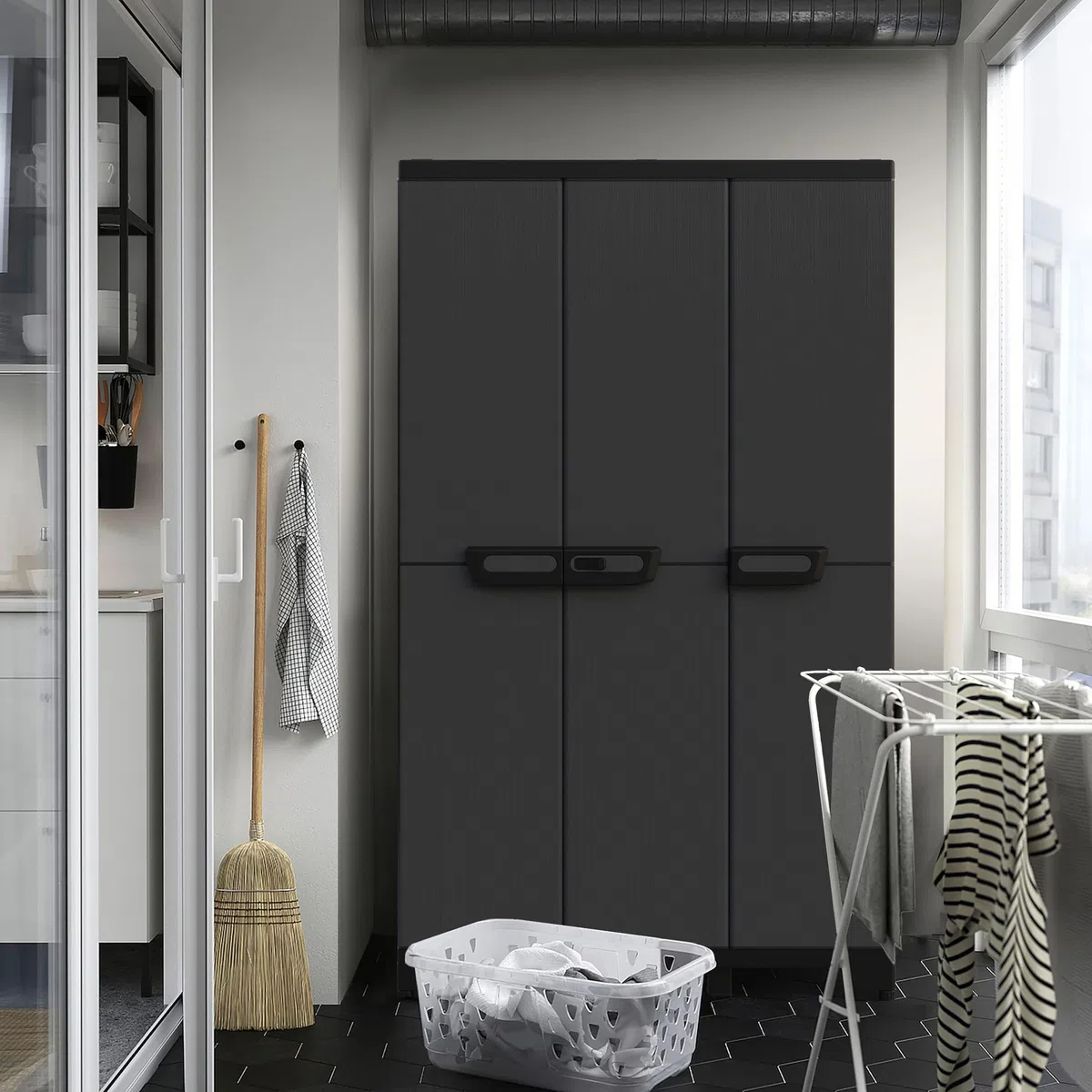Terry - Ardesia 102A, Besenschrank mit 3 Türen, vertikaler Trennwand, 3 verstellbaren Regalböden, Steinoptik-Finish, für überdachten Innen- und Außenbereich, 102x39x172 cm