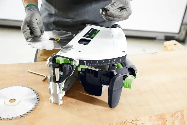 Festool Tauchsäge TS 60 KEBQ-Plus 100Y Limited Edition | Limited Edition mit Führungsschiene FS 1400/2, 100 Jahre Systainer, Wood Fine Cut Sägeblatt & FSK Kappschiene kompatibel