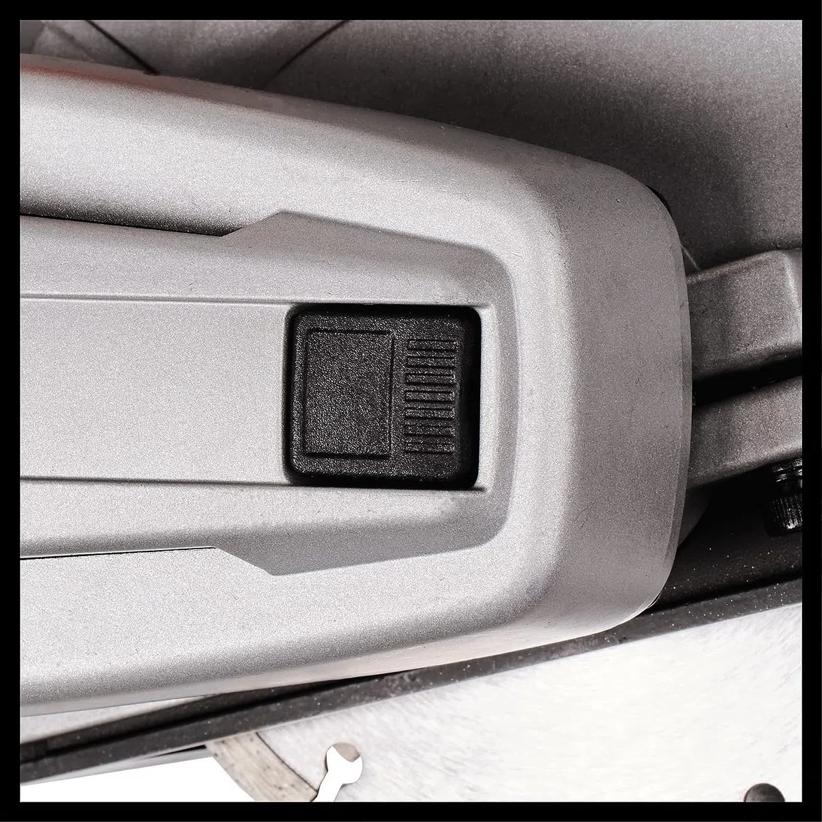 Einhell Mauernutfräse TE-MA 1500 (1.500 Watt, stufenlose Frästiefeneinstellung, flexible Schnittbreiteneinstellung, Softstart, inkl. Tasche + 2 Diamant-Trennscheiben)
