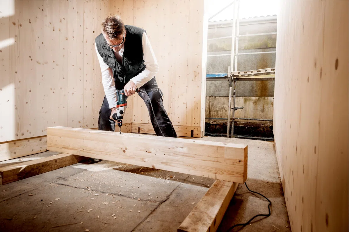 metabo Bohrmaschine BEV 1300-2, 1300W 2-Gang Bohrer für Holz & Stahl | Netzbetriebene Schlagbohrmaschine mit Impulsfunktion, VTC-Elektronik, Marathon-Motor, Zahnkranzbohrfutter & Zusatzhandgriff