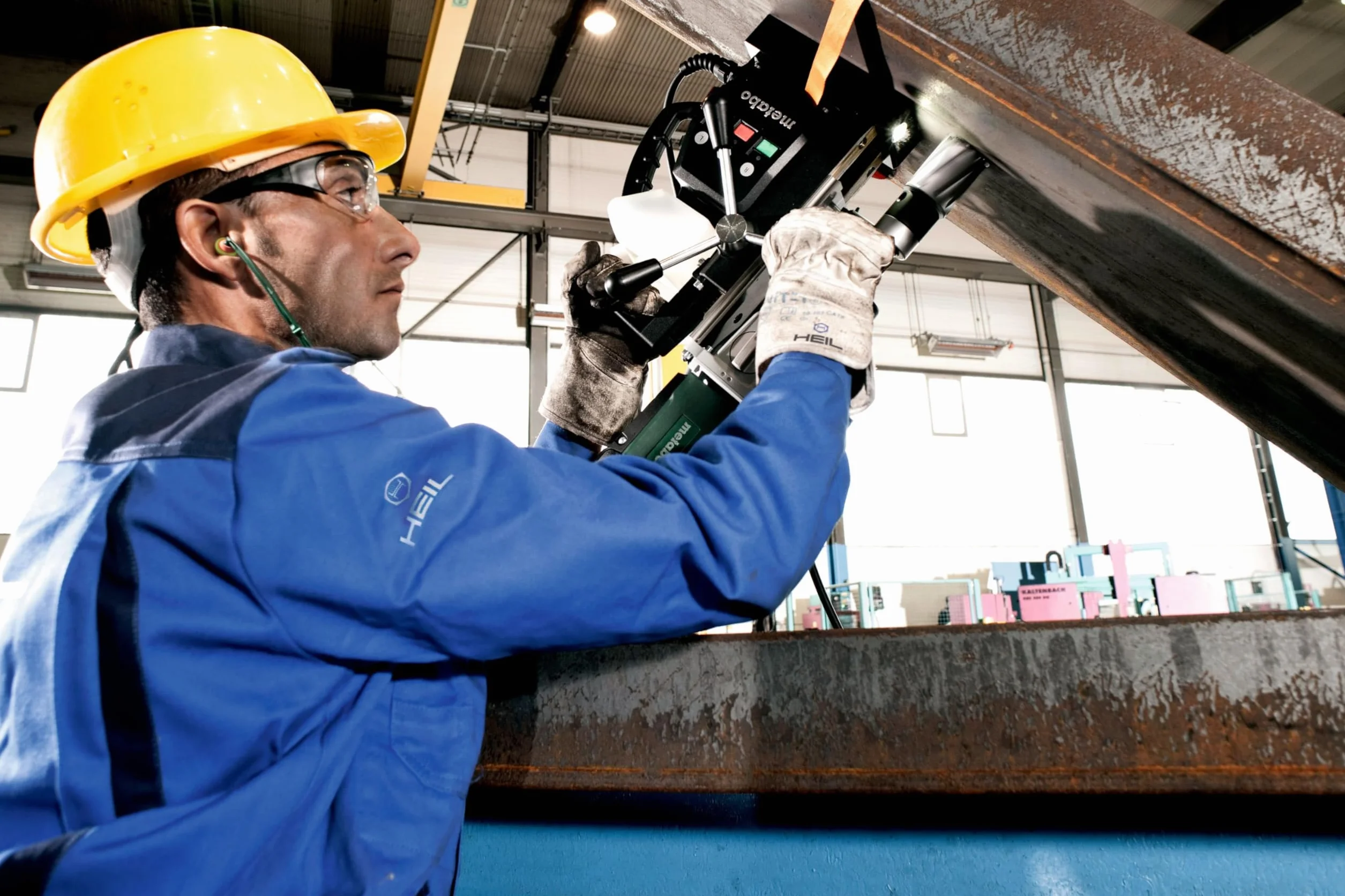 metabo Magnetkernbohrmaschine MAG 50, 1200 W Kernbohrer, 50 mm Bohrtiefe | Stationäre Bohrmaschine mit 90 Nm, VTC-Elektronik, 2-Gang-Getriebe, MK 2 Werkzeugaufnahme & Transportkoffer, 12.7 kg