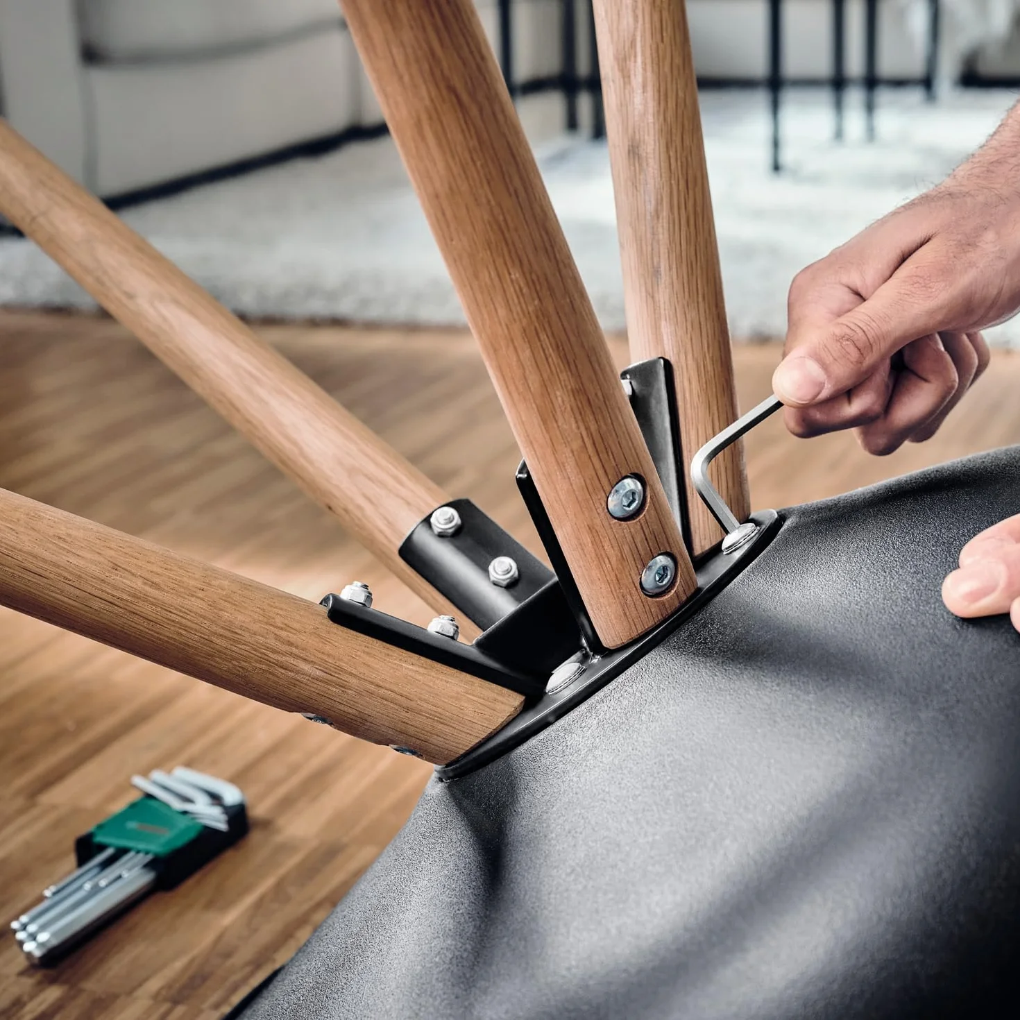 Bosch Handwerkzeug-Set Advanced, 52-teilig (Set mit hochwertigen Werkzeugen für erfahrene Heimwerker; lange Lebensdauer; hochwertige Materialien; ergonomisches Design)