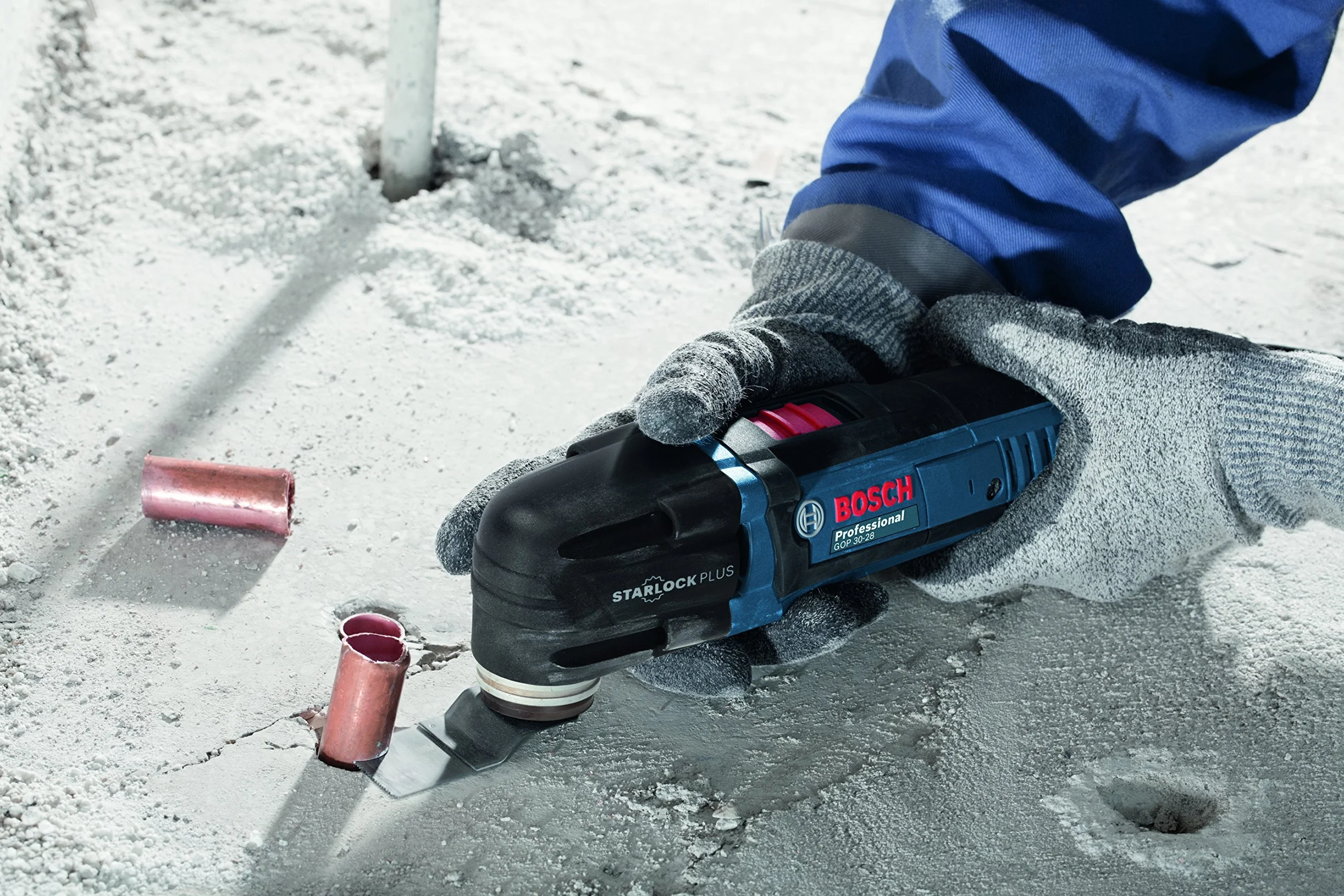 Bosch Professional Multi Cutter GOP 30-28 (inkl. 7x Starlock Tauchsägeblatt, 2x Starlock Segmentsägeblatt, 1x Starlock Carbide-Riff Schleifplatte, 5x Schleifblätter, 1x Delta-Schleifplatte, L-BOXX)