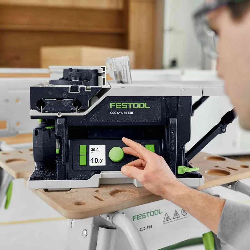 Festool Akku-Tischkreissäge CSC SYS 50 EBI-Plus (mit Kreissägeblatt, Parallelanschlag, Schiebestock, Winkel-Rastanschlag, Spänefangsack, Spaltkeil, Innensechskantschlüssel, Energie-Set)