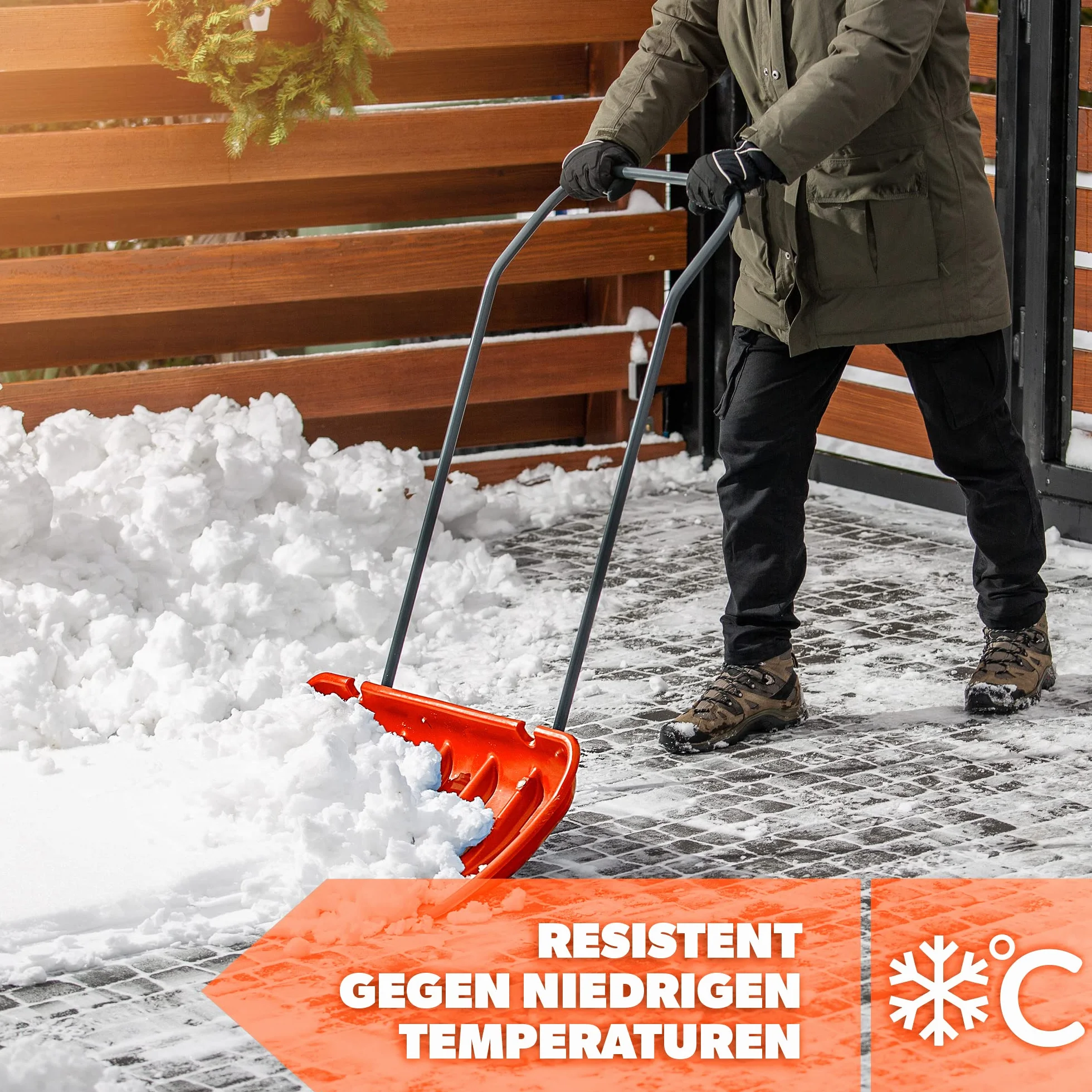 KADAX Schneeschieber mit Alu-Profilkante, breite Schneeschaufel mit Rädern, Schaufel mit Metallgriff, Schneeschippe mit Kunststoff-Blatt, Schneeräumer (Orange 2)