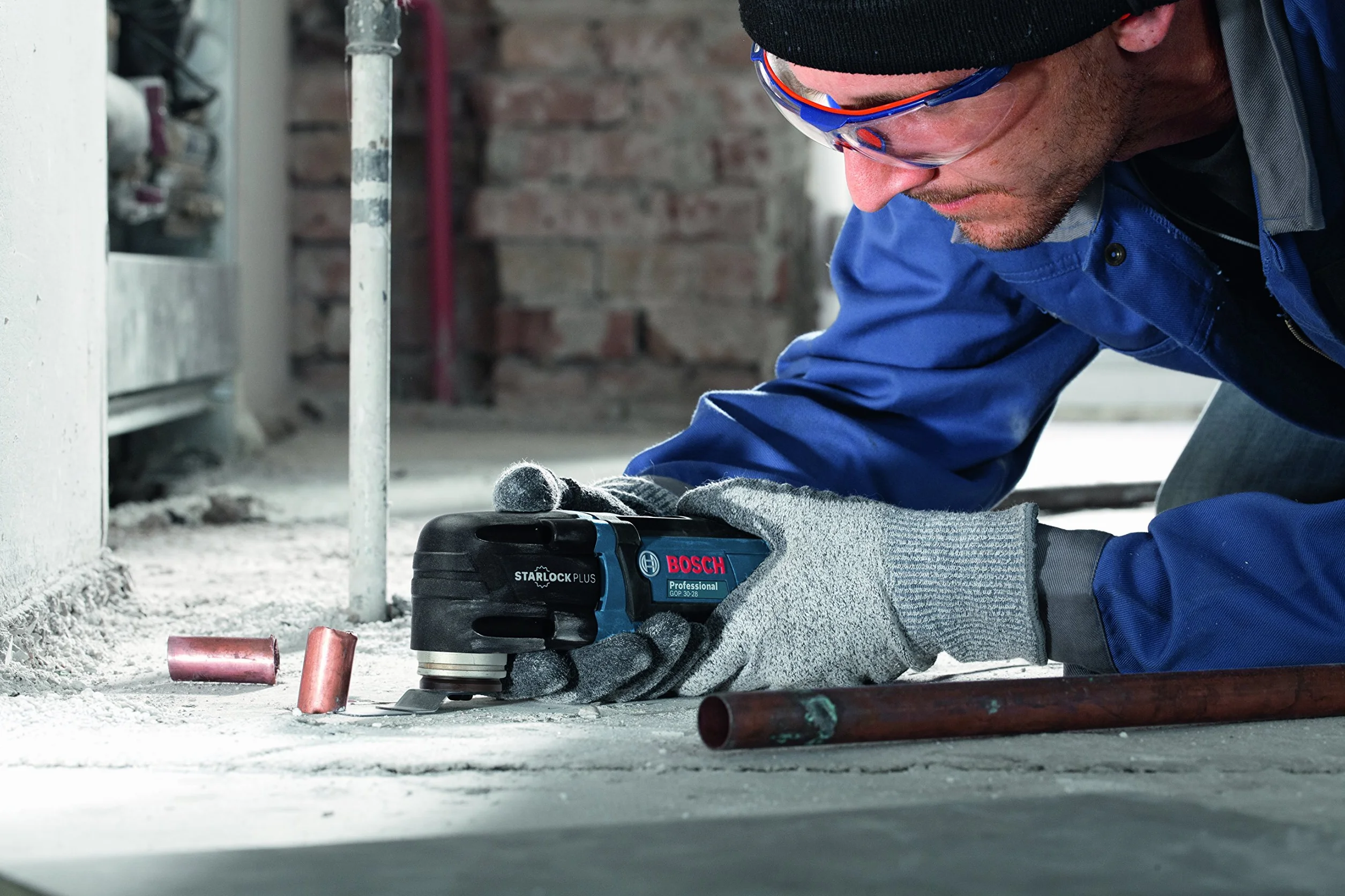 Bosch Professional Multi Cutter GOP 30-28 (inkl. 7x Starlock Tauchsägeblatt, 2x Starlock Segmentsägeblatt, 1x Starlock Carbide-Riff Schleifplatte, 5x Schleifblätter, 1x Delta-Schleifplatte, L-BOXX)