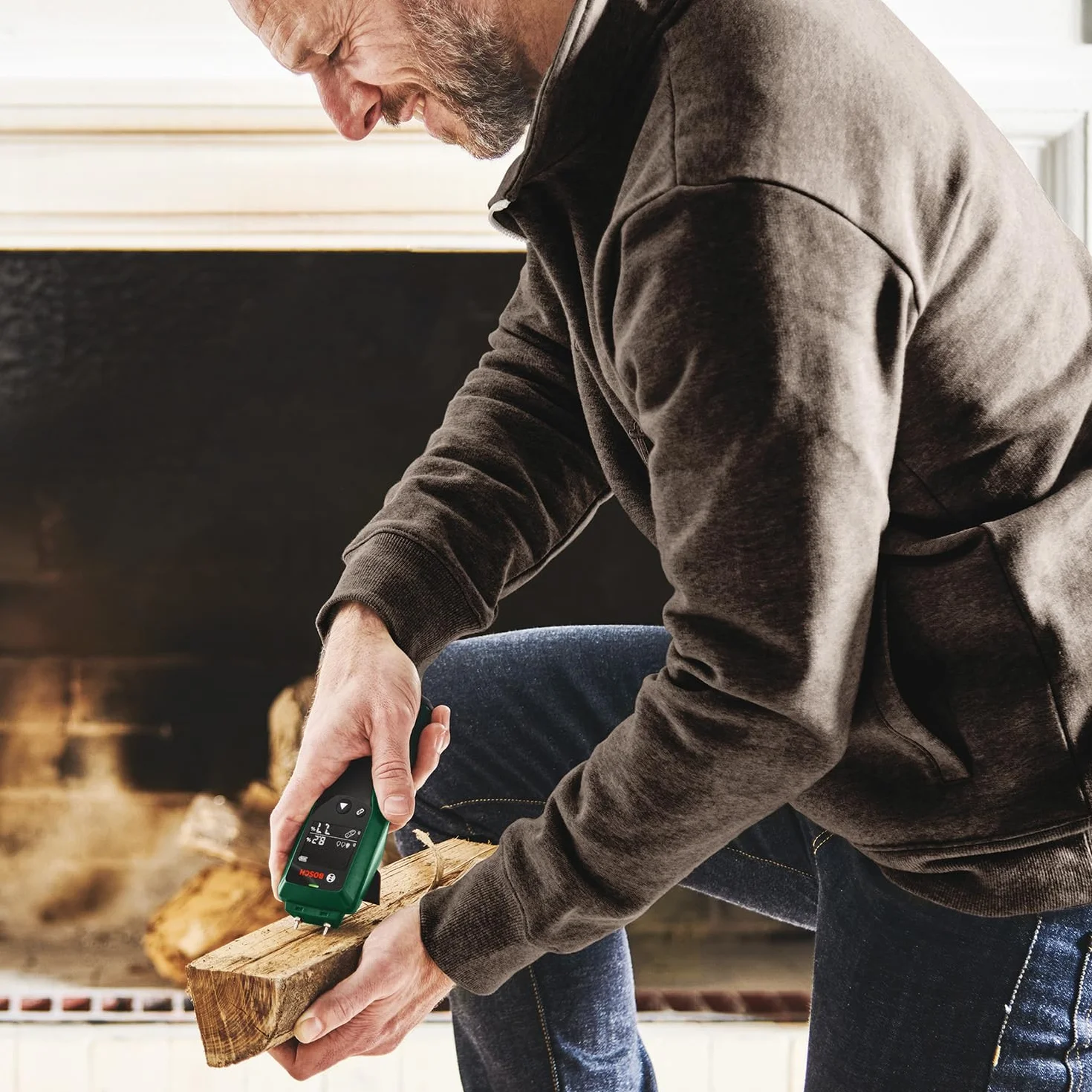 Bosch Holzfeuchtigkeitsmessgerät UniversalHumid (präzise Ergebnisse dank Holzgruppenauswahl und LED-Ampel zur einfachen Interpretation, im E-Commerce Karton)