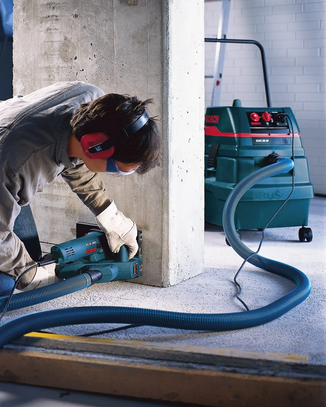 Bosch Professional Mauernutfräse GNF 35 CA (Leistung 1.400 Watt, Scheiben-Ø150mm, 7x Distanzscheibe, inkl. Handwerkoffer)