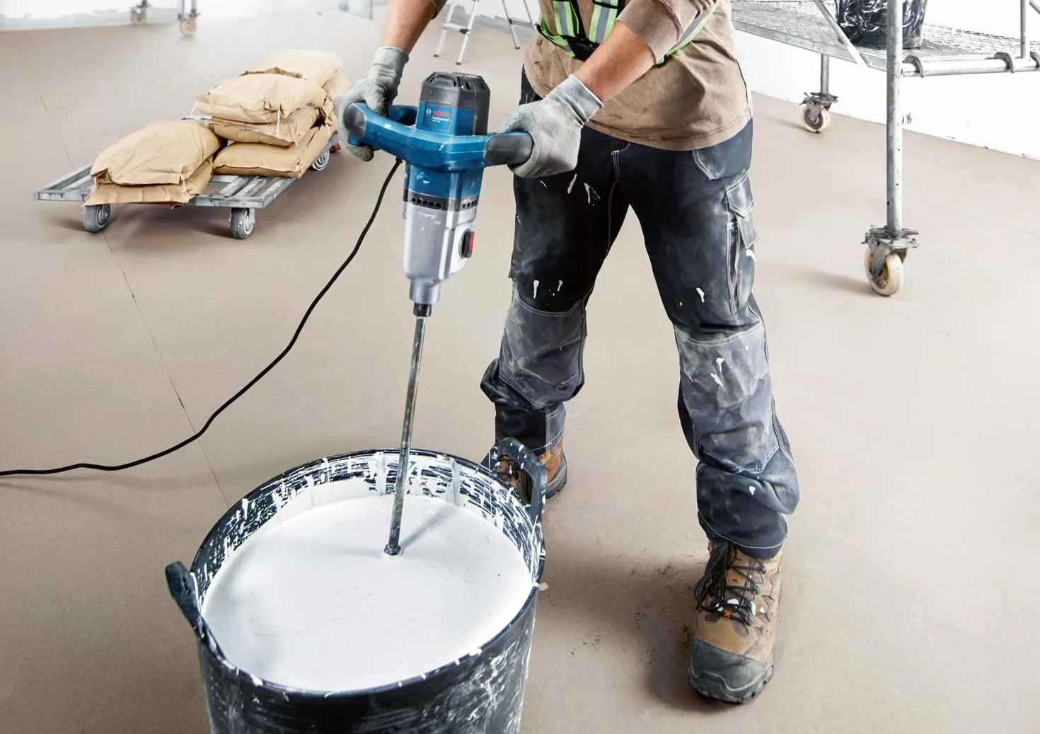 Bosch Professional Rührwerk GRW 140 (Leistung 1400 W, 2 Gänge, mit elektronischem Sanftanlauf)