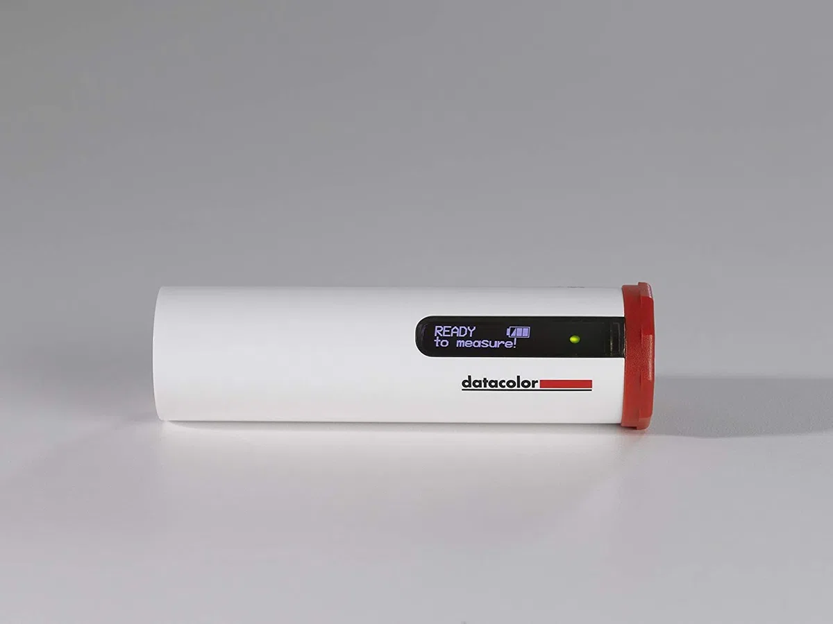 datacolor ColorReader Pro - Professionelles Farbmessgerät mit OLED-Display - Tragbares Tool zur Farbbestimmung für Experten & Designer - Standalone-Nutzung.