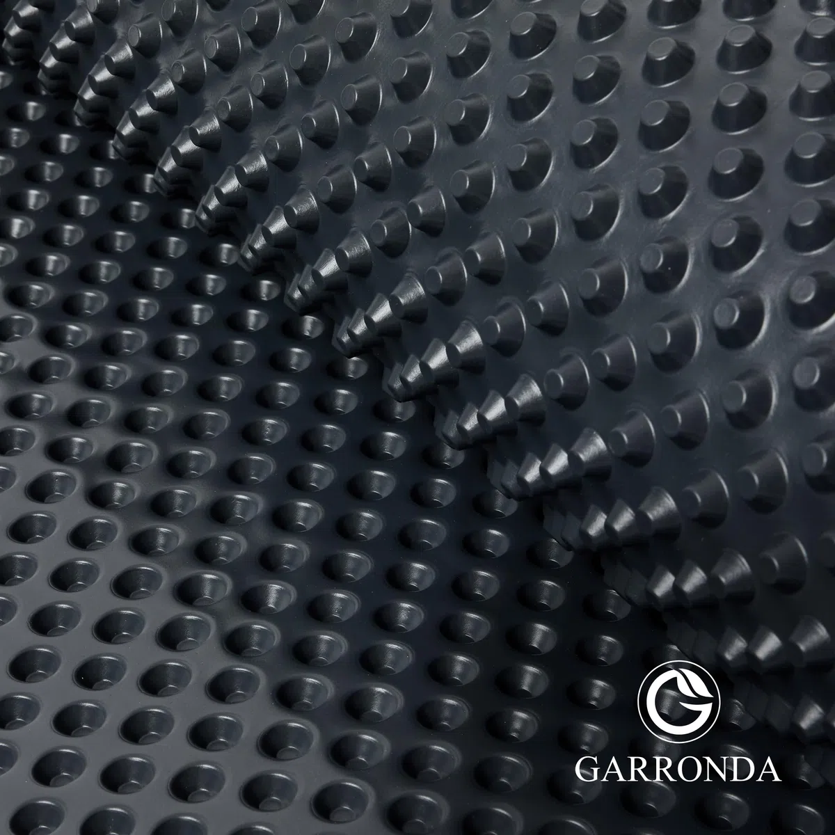 Garronda Noppenfolie 0,5 m x 5 m aus HDPE 400 g/m² mit hoher Druckfestigkeit - Mauerschutz und Bauwerksabdichtung - Drainagebahn für Keller, Grundmauern, Hochbeet - Feuchtigkeitssperre GD-0160