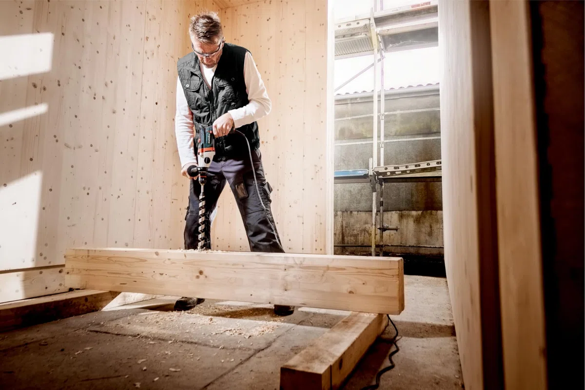 metabo Bohrmaschine BEV 1300-2, 1300W 2-Gang Bohrer für Holz & Stahl | Netzbetriebene Schlagbohrmaschine mit Impulsfunktion, VTC-Elektronik, Marathon-Motor, Zahnkranzbohrfutter & Zusatzhandgriff