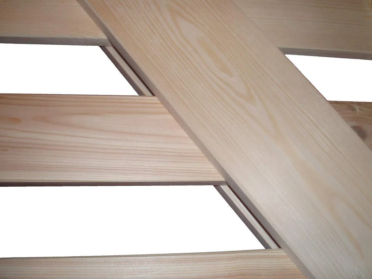 Bastionshop - Gartentor Holz, Gartentür aus Holz - Rustikale Holztor mit Pfosten und Verriegelung, Zauntor aus massivem Kiefernholz, Lattenzaun Tor - Unlackiert, Gate - 120x85cm (v.13)