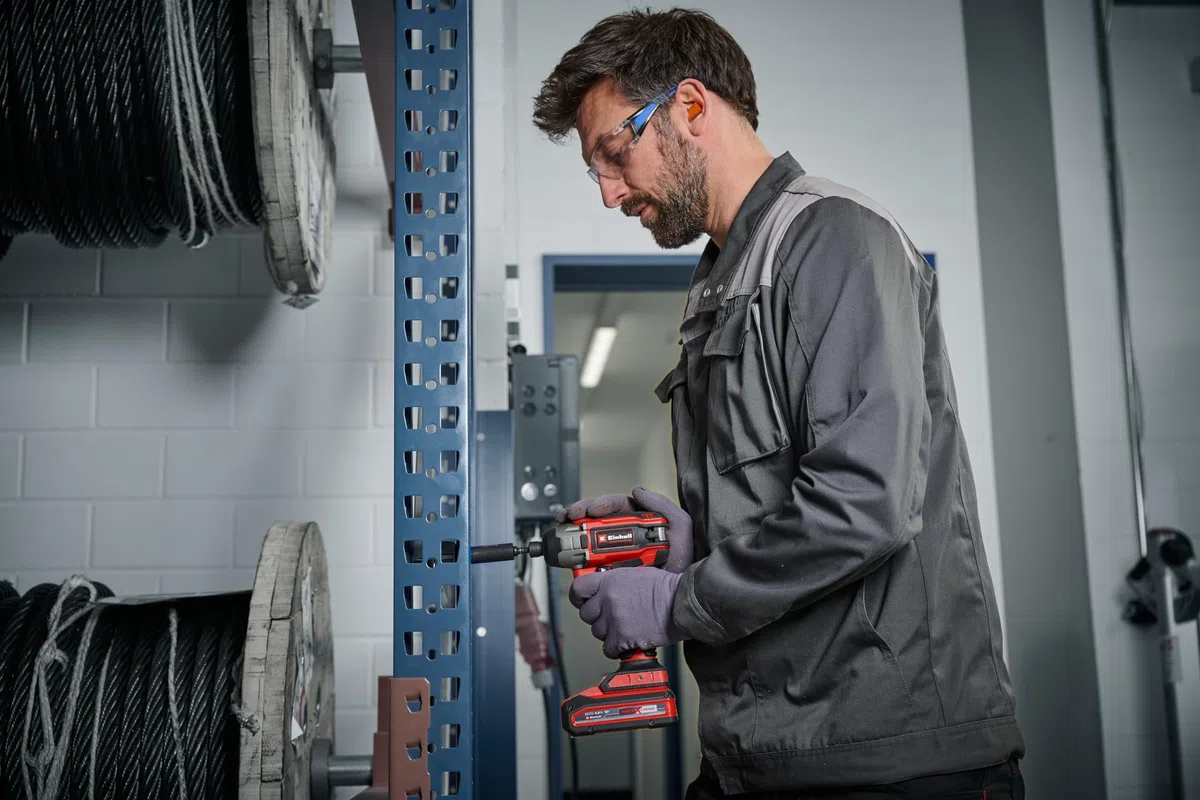 Einhell Professional Akku-Schlagschrauber TP-CI 18/220 Li BL-Solo Power X-Change (18 V, 220 Nm, Brushless, Innensechskant-Aufnahme, Drehzahlregulierung, ohne Akku)