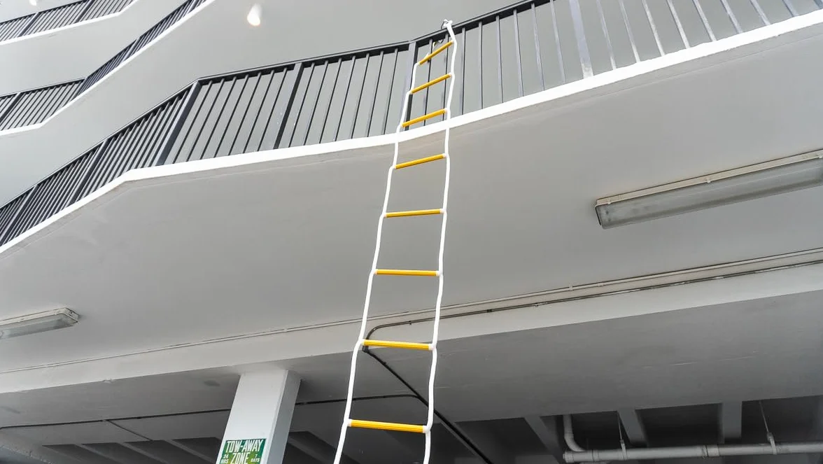 Feuerleiter zur Brandevakuierung 5 m/Notleiter - Feuerleiter/Strickleiter mit Karabinern/Rettungsleiter vor Feuer