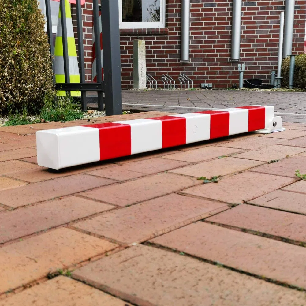Absperrpfosten 900mm Hoch - 70x70mm Vierkantrohr, Umlegbar mit Dreikantverschluss, Duebelbefestigung, Poller, Parkplatzsperre