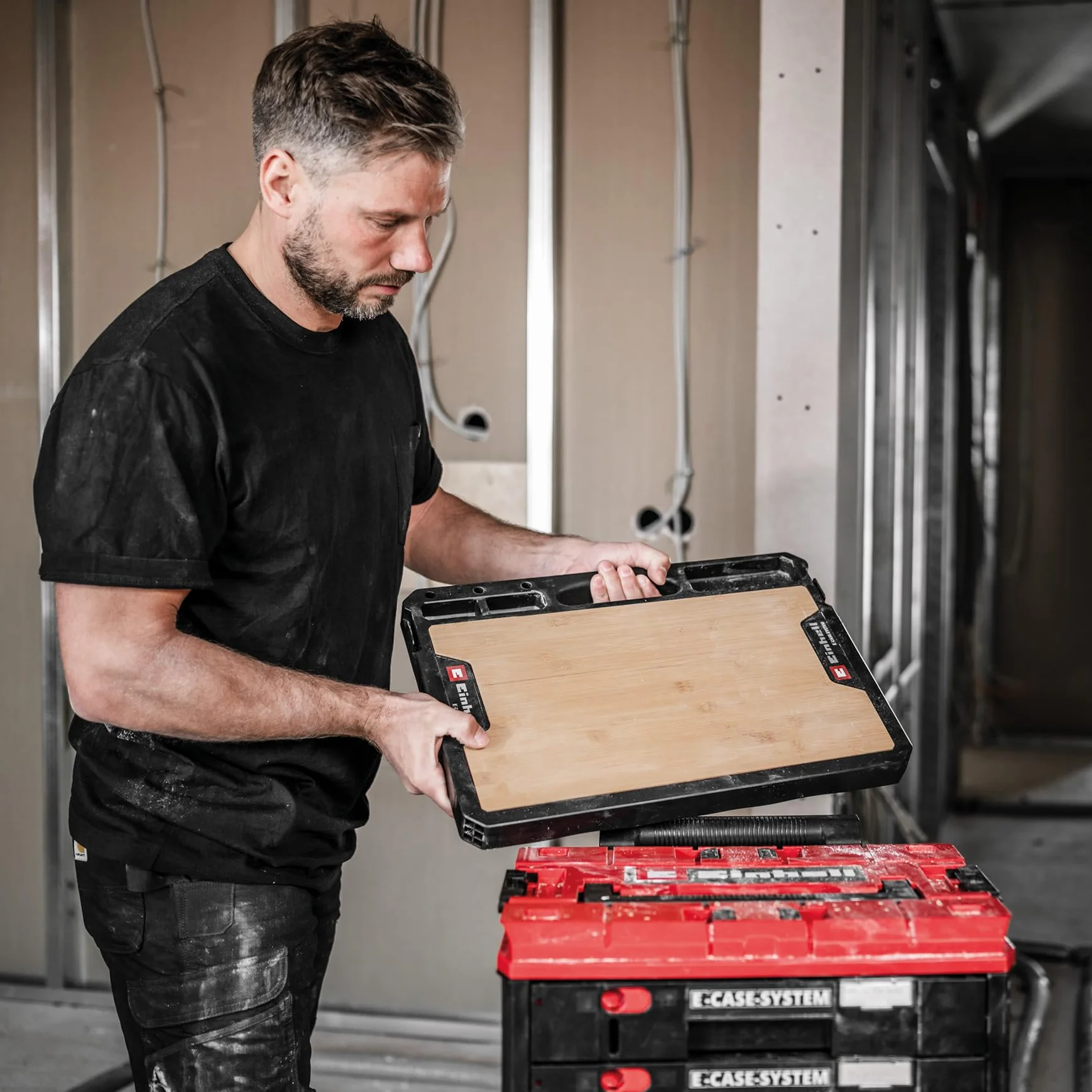 Original Einhell E-Case Arbeitsplatte (50 x 36 x 4,2 cm, max. 84 kg Nutzlast, Einhell E-Case System, robuster Bambus, Mobile Werkbank, Tragegriff, Zubehörhalterungen)